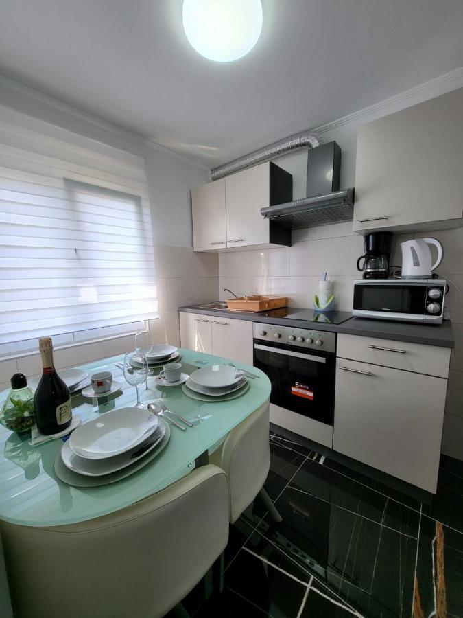 Apartman Dora With Sea View And Terrace Umag Eksteriør bilde