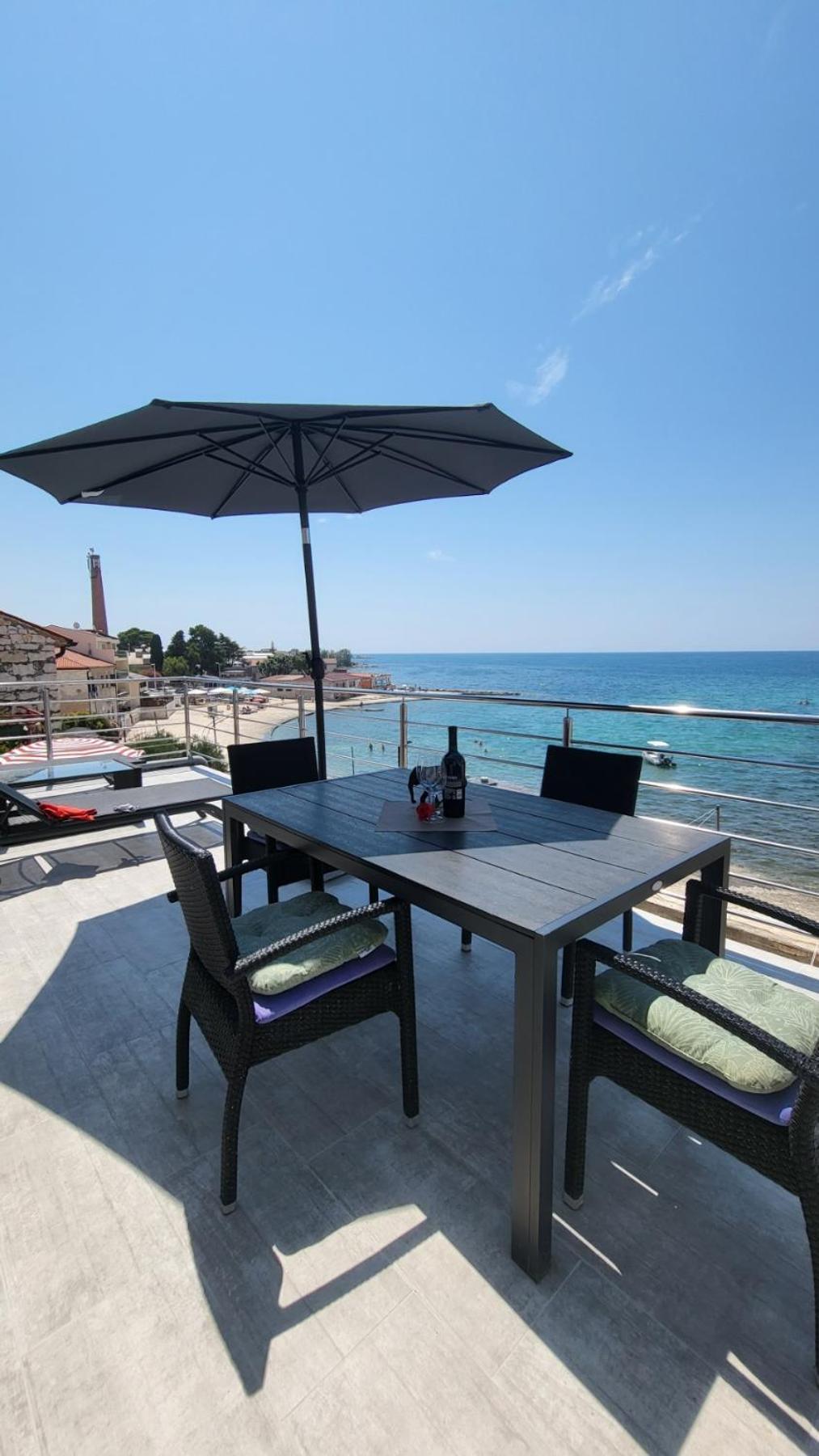 Apartman Dora With Sea View And Terrace Umag Eksteriør bilde