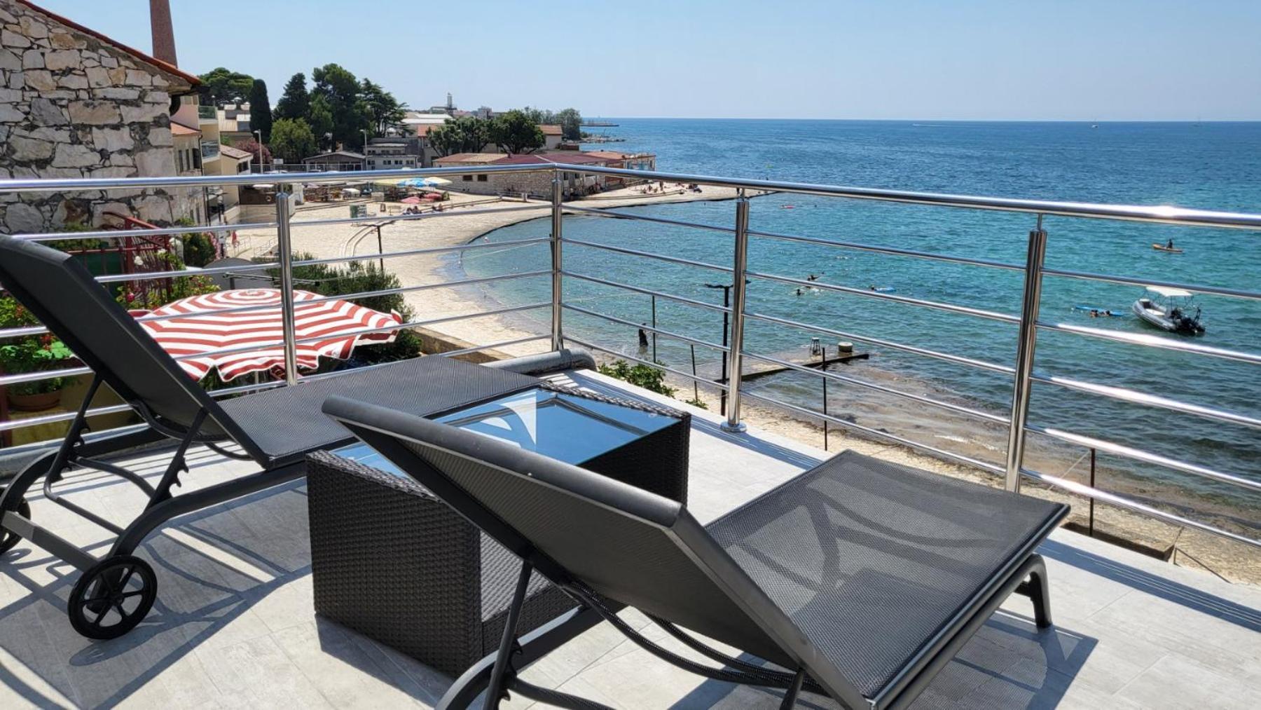 Apartman Dora With Sea View And Terrace Umag Eksteriør bilde