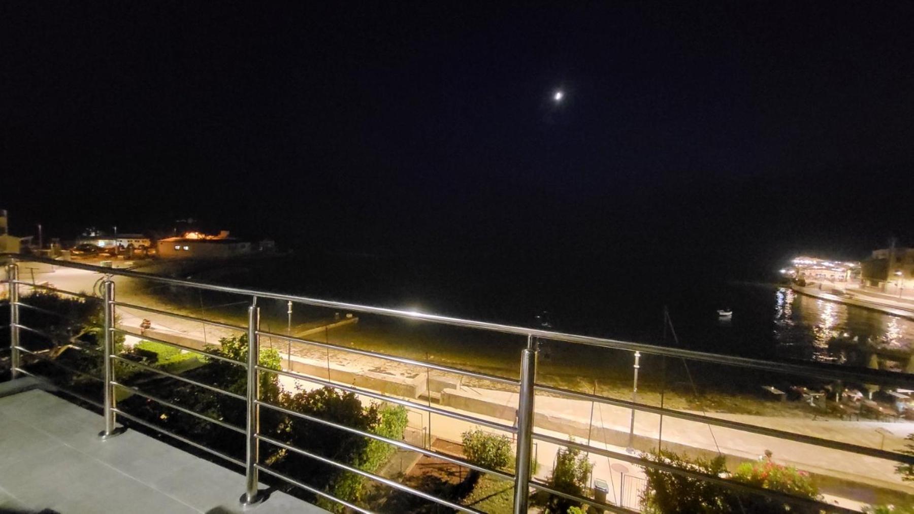 Apartman Dora With Sea View And Terrace Umag Eksteriør bilde